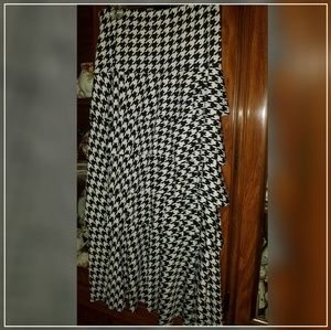BEAUTIFUL Houndstooth Ruffled/Layered skirt